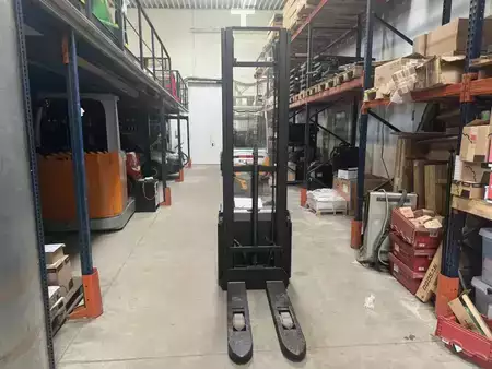 Hochhubwagen 2023 Cesab S212 (2)