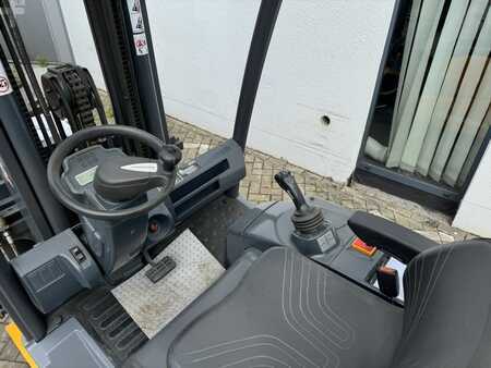 Elektro 4 Rad 2002  Jungheinrich EFG Vac 30 (4)