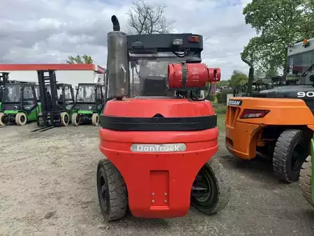 Treibgasstapler  Dan Truck 9870GD (5)