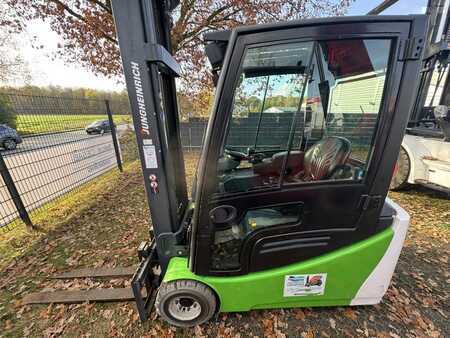 Sähkö - 3 pyör 2012  Jungheinrich EFG218 (1)