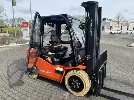 Dieseltruck 2025  Noblelift CPCD30 (5)