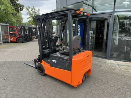 Chariots électriques à 3 roues 2015  Doosan B15T-5 (6)
