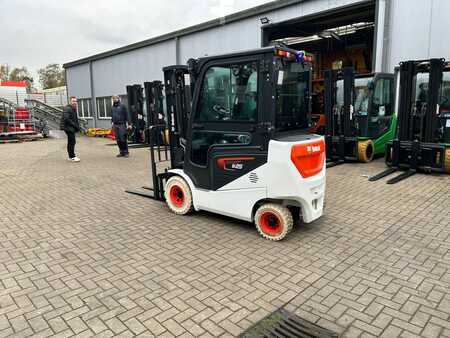 Eléctrico - 4 rodas 2025  Bobcat B25NS (3)