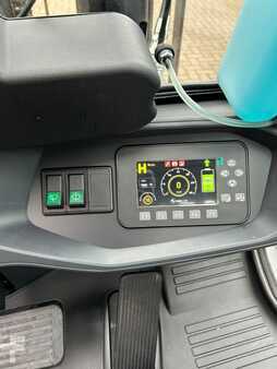 Carrelli elettrici 4 ruote 2025  Bobcat B25NS (7)