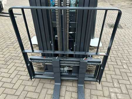 Carrelli elettrici 4 ruote 2025  Bobcat B25NS (9)