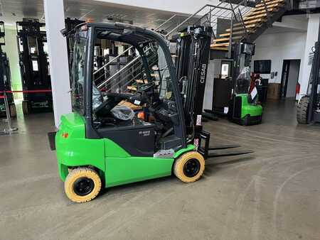 Chariots électriques à 4 roues 2025  Cesab B420 II (2)