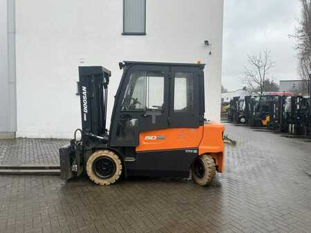 Elektro 4 Rad 2023  Doosan B50XC-7 (2)