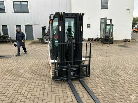 Carrelli elettrici 4 ruote 2025  Bobcat B25NS (6)