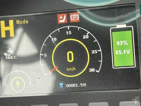 Carrelli elettrici 4 ruote 2025  Bobcat B35NS (9)