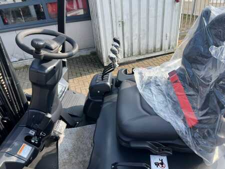 Carrelli elettrici 4 ruote 2025  Bobcat B50 XC-7 (8)