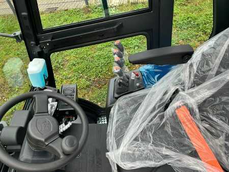 Carrelli elevatori diesel 2025  Bobcat D25 NXP (7)