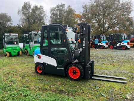 Empilhador diesel 2025  Bobcat D35 NXP (1)