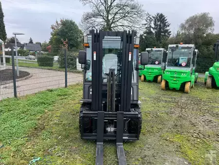 Dieseltrukki 2025  Bobcat D35 NXP (2)