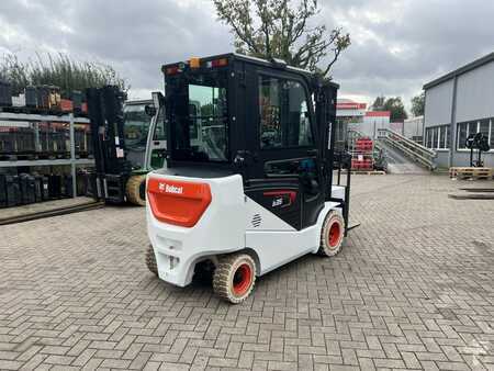 Carrelli elettrici 4 ruote 2025  Bobcat B35NS (5)
