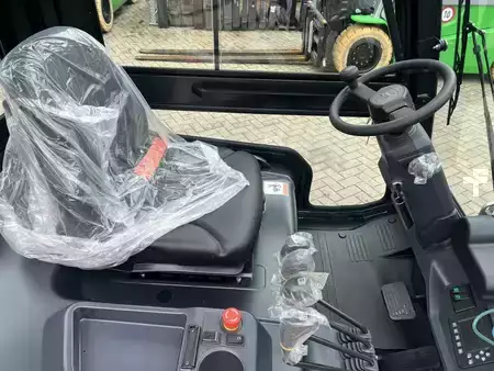 Sähkö - 4 pyör 2025  Bobcat B35NS (8)