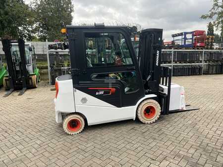 Carrelli elettrici 4 ruote 2025  Bobcat B35NS (6)