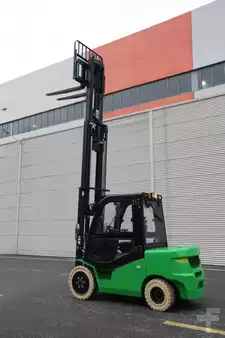 Elektromos 4 kerekű 2025  Noblelift CPD25-A (7)