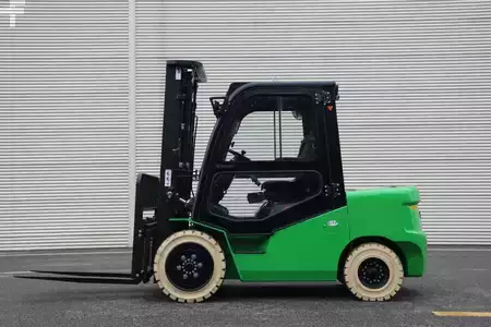 Eléctrica de 4 ruedas 2025  Noblelift CPD25-A (2)