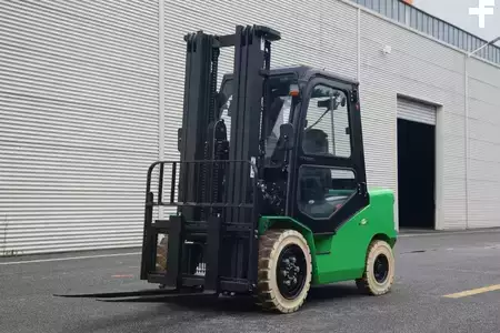 Elektryczne 4-kołowe 2025  Noblelift CPD38-A (1)