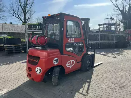 Empilhador a gás 2022  EP Equipment CPQD30T8 (5)