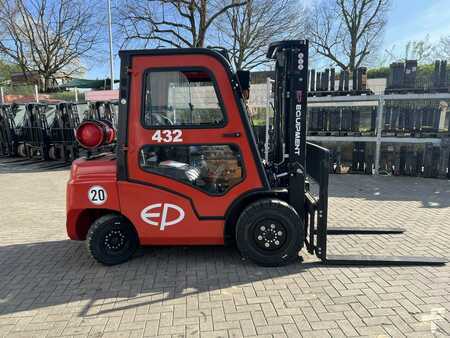 Gázüzemű targoncák 2022  EP Equipment CPQD30T8 (6)