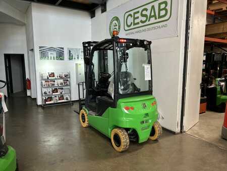 Elektryczne 4-kołowe 2025  Cesab B416 (2)