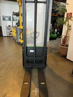 459_CesabS010i02A-4.jpg?v=1767991381