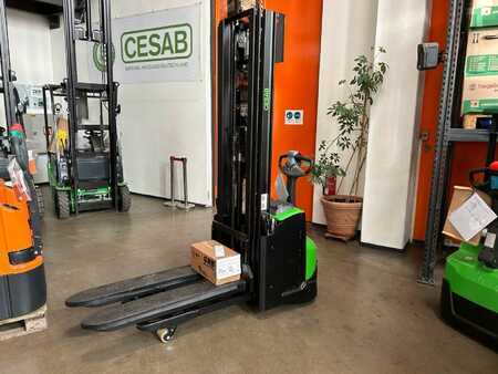 Wózek wysokiego podnoszenia 2025  Cesab S214L (1)