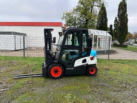 Empilhador diesel 2025  Bobcat D25 NXP (1)