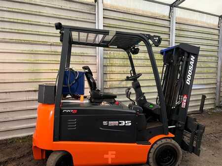 4-wiel elektrische heftrucks 2016  Doosan B30X-5 (1)