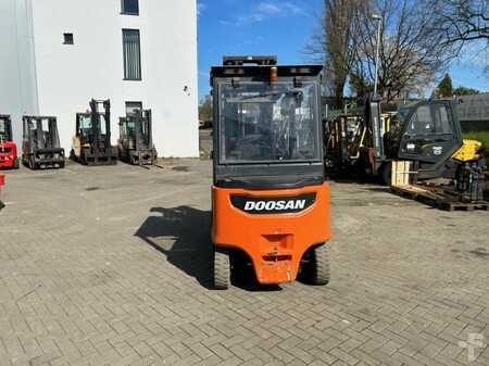 Elektro čtyřkolový VZV 2018  Doosan B35X-7 (5)