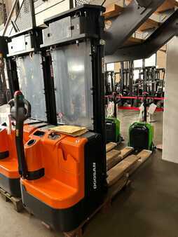 Wózek wysokiego podnoszenia 2023  Doosan BSL 16N (1)