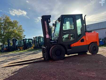 Dieselový VZV 2016  Doosan D-45SC-7 (3)