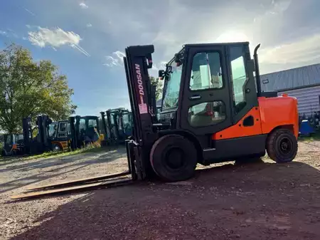 Carretilla elevadora diésel 2016  Doosan D-45SC-7 (3)