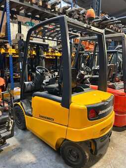 Carrelli elettrici 4 ruote - Jungheinrich EFG 425 (1)