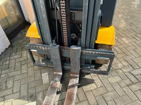 Carrelli elettrici 4 ruote 2012  Jungheinrich EFG 425k (2)