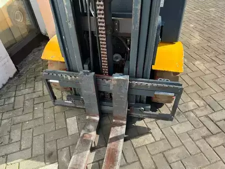 Eléctrica de 4 ruedas 2012  Jungheinrich EFG 425k (2)