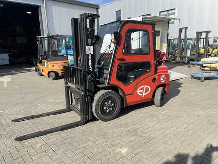 LPG heftrucks 2022  EP Equipment CPQD30T8 (1)