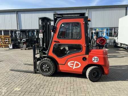 LPG heftrucks 2022  EP Equipment CPQD30T8 (2)