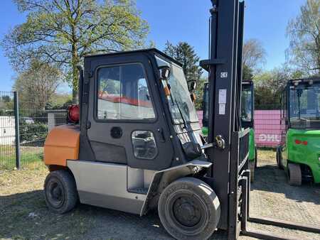 LPG heftrucks 2010  EP Equipment CPYD40-RW17 (2)