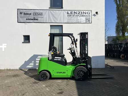 Elektro čtyřkolový VZV 2025  EP Equipment EFL252X2 (1)