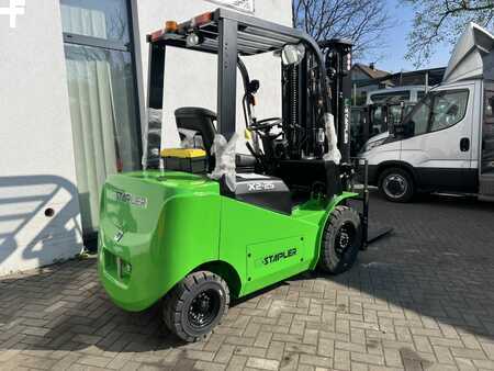 Elektro čtyřkolový VZV 2025  EP Equipment EFL252X2 (2)