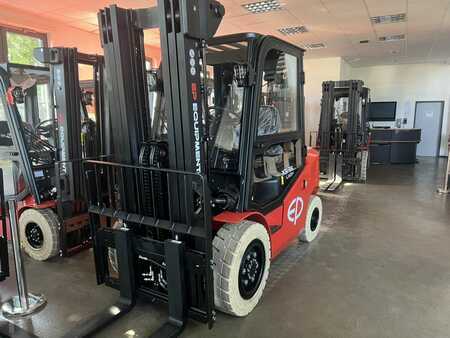 Elektro 4 Rad 2025  EP Equipment EFL382X5 (1)