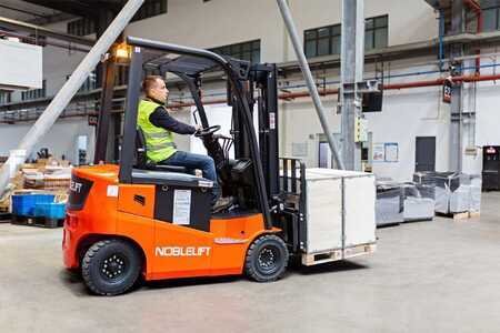 Elektro 4 Rad 2025  Noblelift FE4P20Q (1)