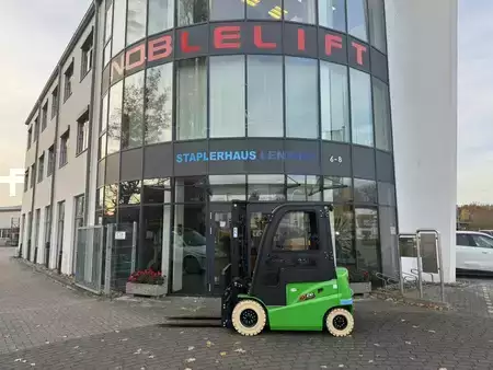 Chariots électriques à 4 roues 2025  Noblelift FE4P20Q (1)