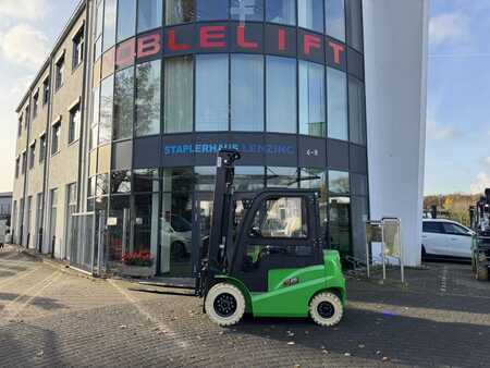 Elektro 4 Rad 2025  Noblelift FE4P25Q (1)