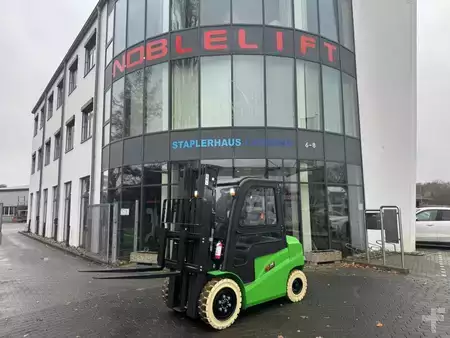 Electric - 4 wheels 2025  Noblelift FE4P38Q (1)