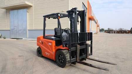 Elektro 4 Rad 2025  Noblelift FE4P50Q (1)