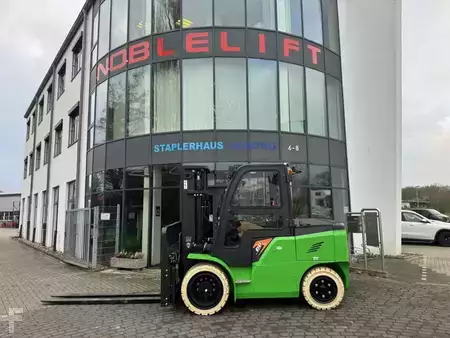 Electric - 4 wheels 2025  Noblelift FE4P80N (1)