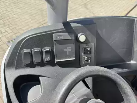 Reach Truck 2018  Still FM-X 14 (9)